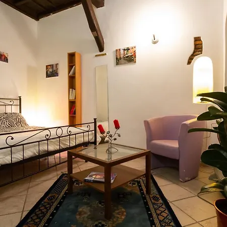 Justacasa Scala Trastevere Rome